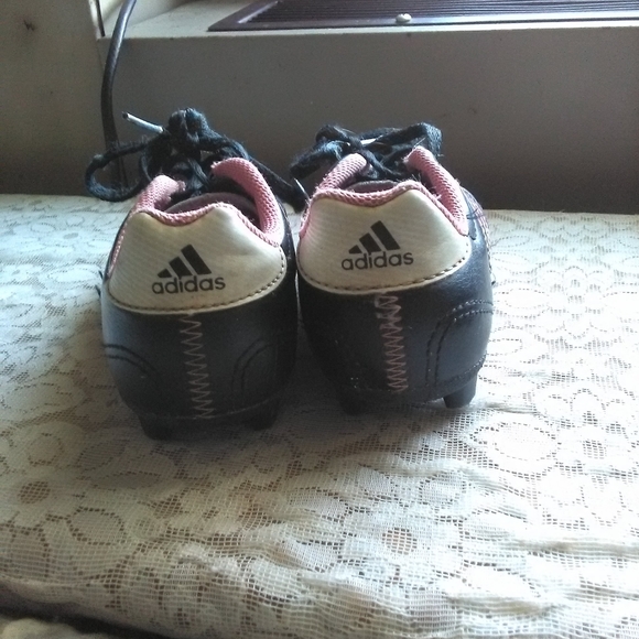 🎉Adidas Soccer Cleats🎉 - Picture 5 of 9